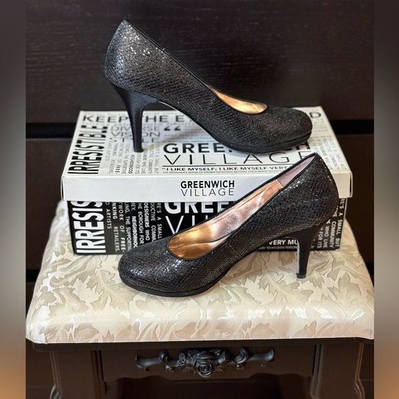 Black Chunky Glitter Pumps - Picture 1 of 10